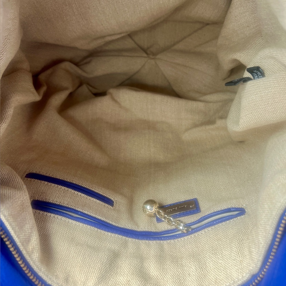 Bill Blass Blue Leather Hobo Bag 
***pristine-condition*** - Picture 5 of 9